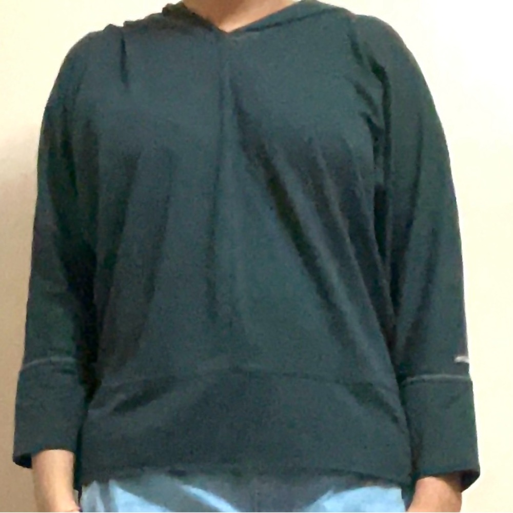 Columbia Size M Women’s Dark Grey Soft Stretchy Hoodie